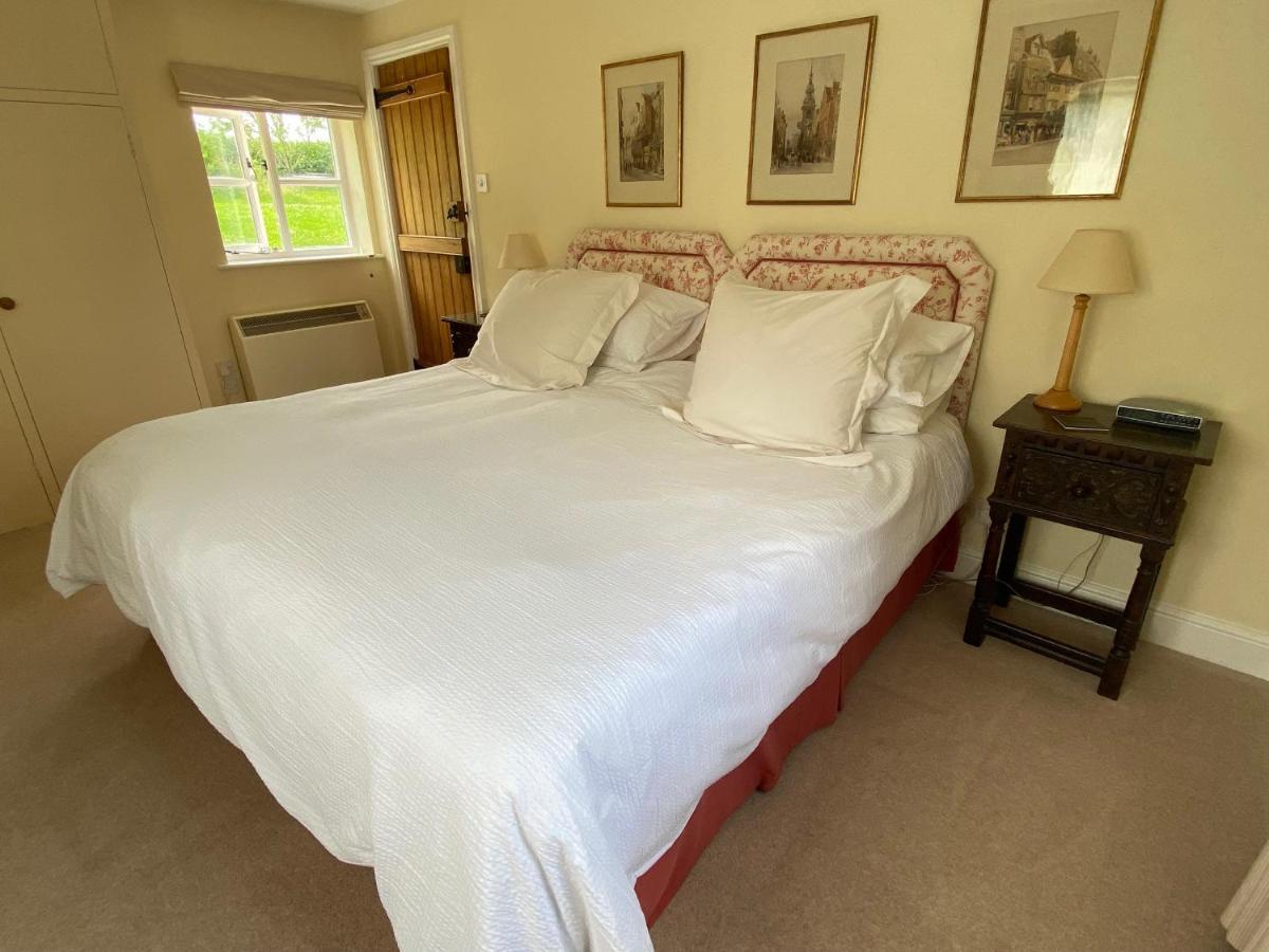 Oke Apple Cottage Shillingstone ภายนอก รูปภาพ